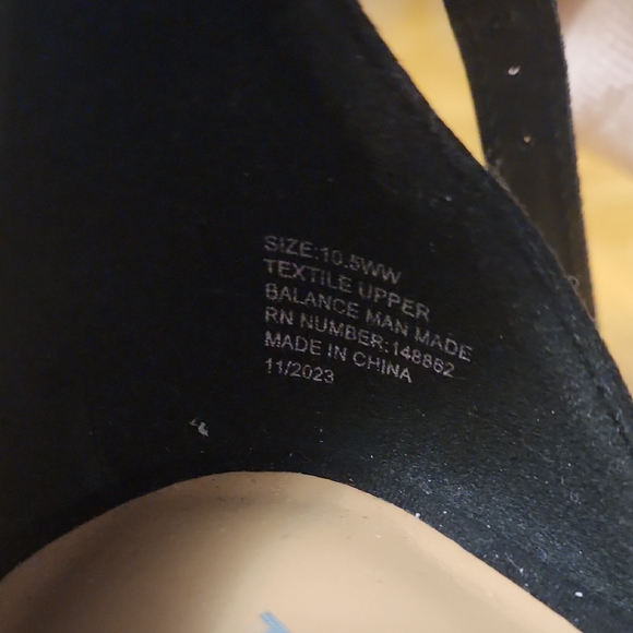 Elegant Black Women's Platform Heels - Picture 3 of 4